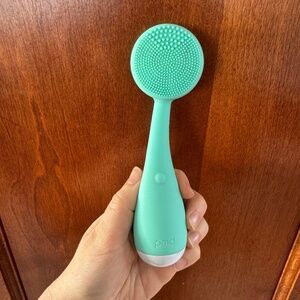 PMD Facial Cleansing Device